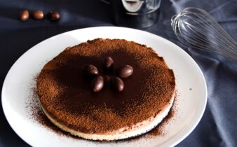 Tarta de chocolate con queso crema