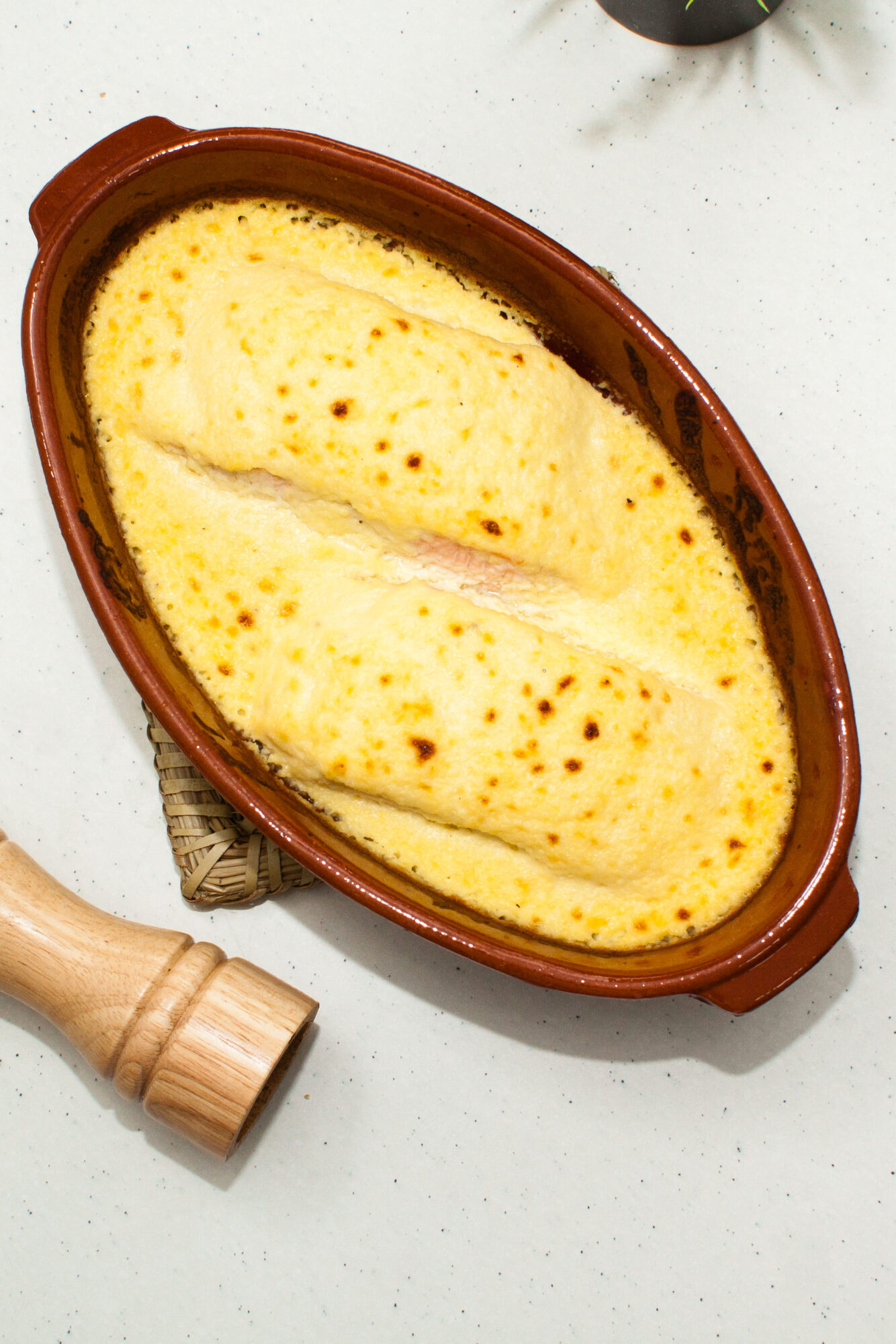 salmón gratinado con crema de manzana