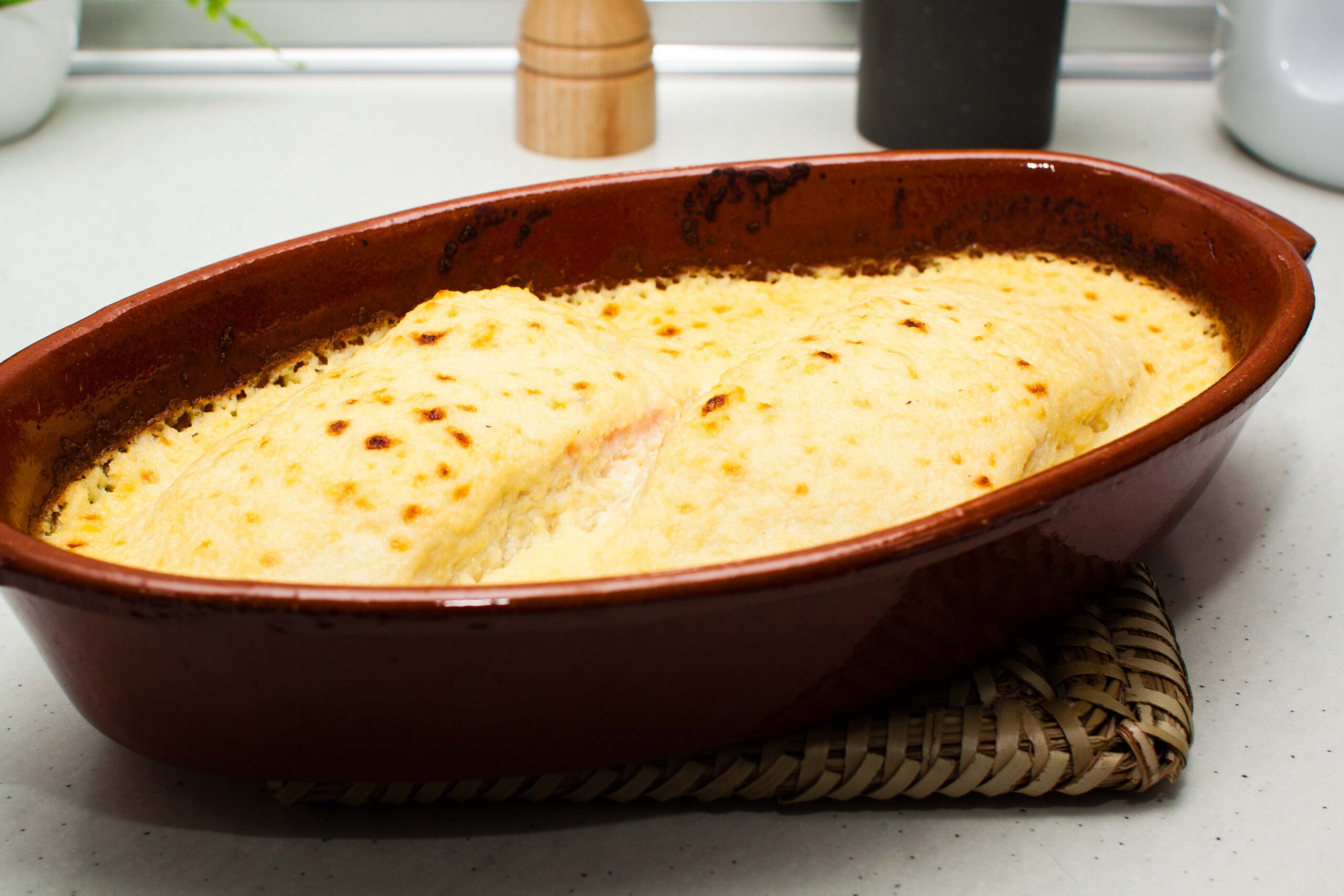 salmón gratinado con crema de manzana